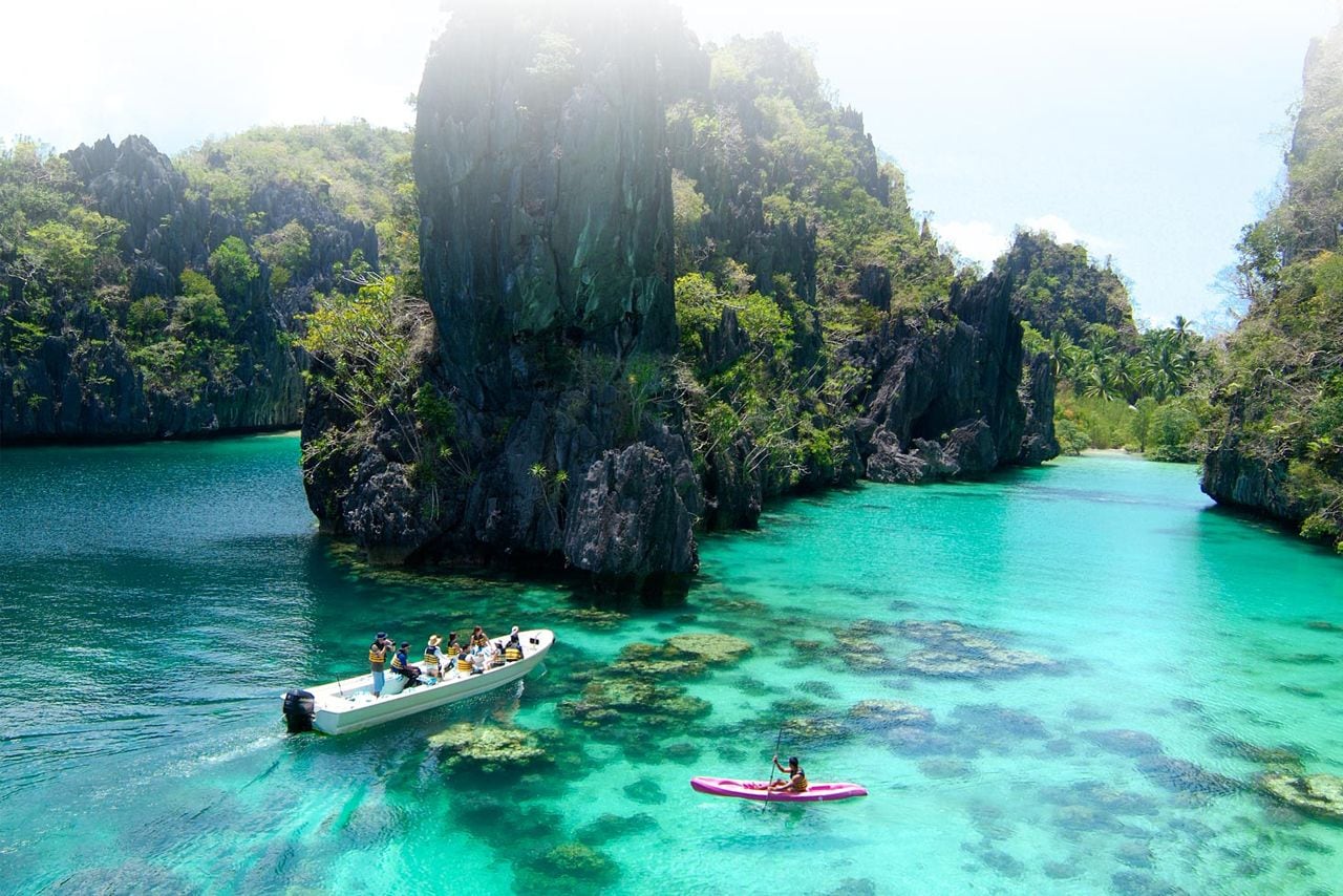 Beach lovers definitely cannot miss El Nido 